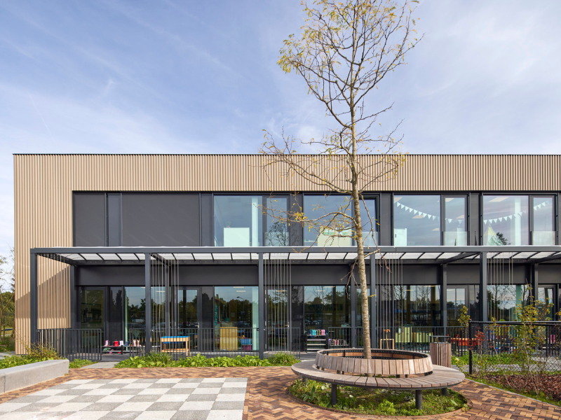 Almere International School